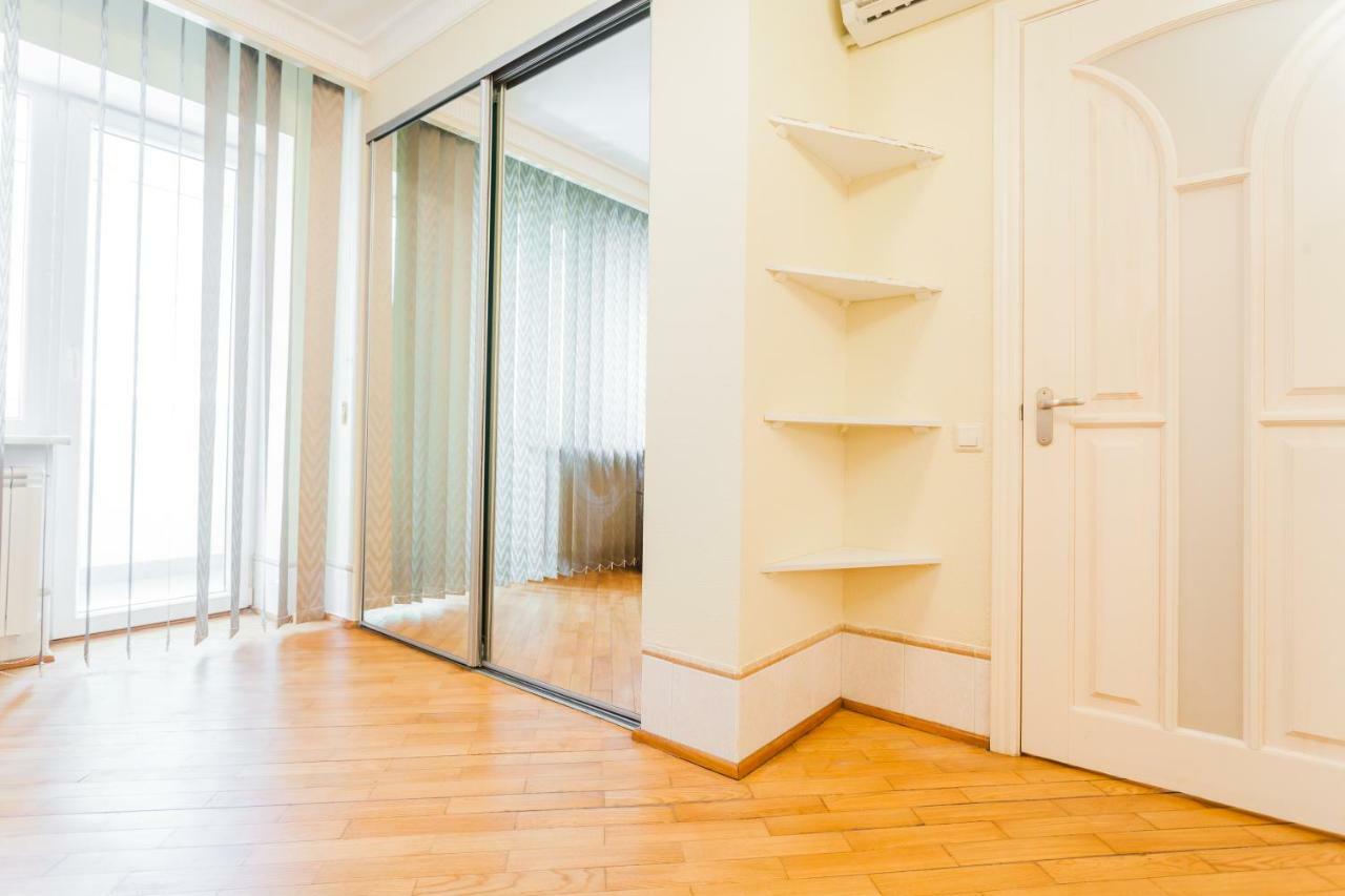 911Flat Apartment Kiev Exterior photo
